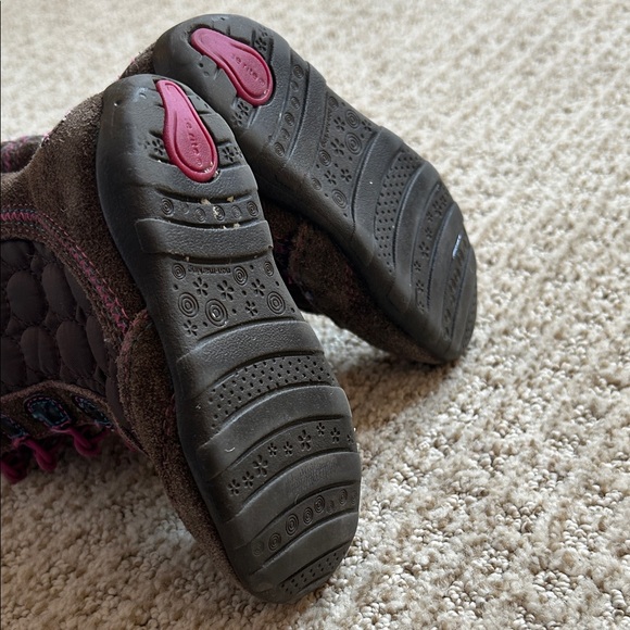 Stride Rite Quilted Brown Boots with Pink Accents - Picture 10 of 10